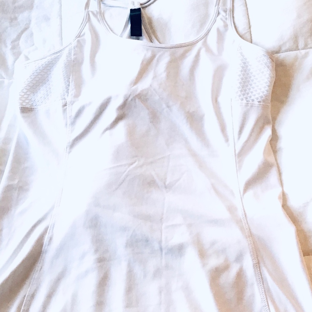 Tank top bundle - Picture 4 of 9